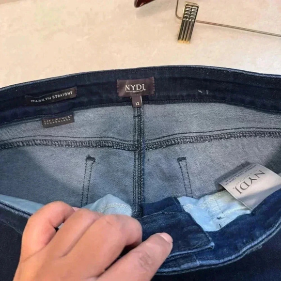 NYDJ Marilyn Straight Lift Tuck Technology Dark Wash Stretch Jeans Women's 12 - Picture 6 of 13